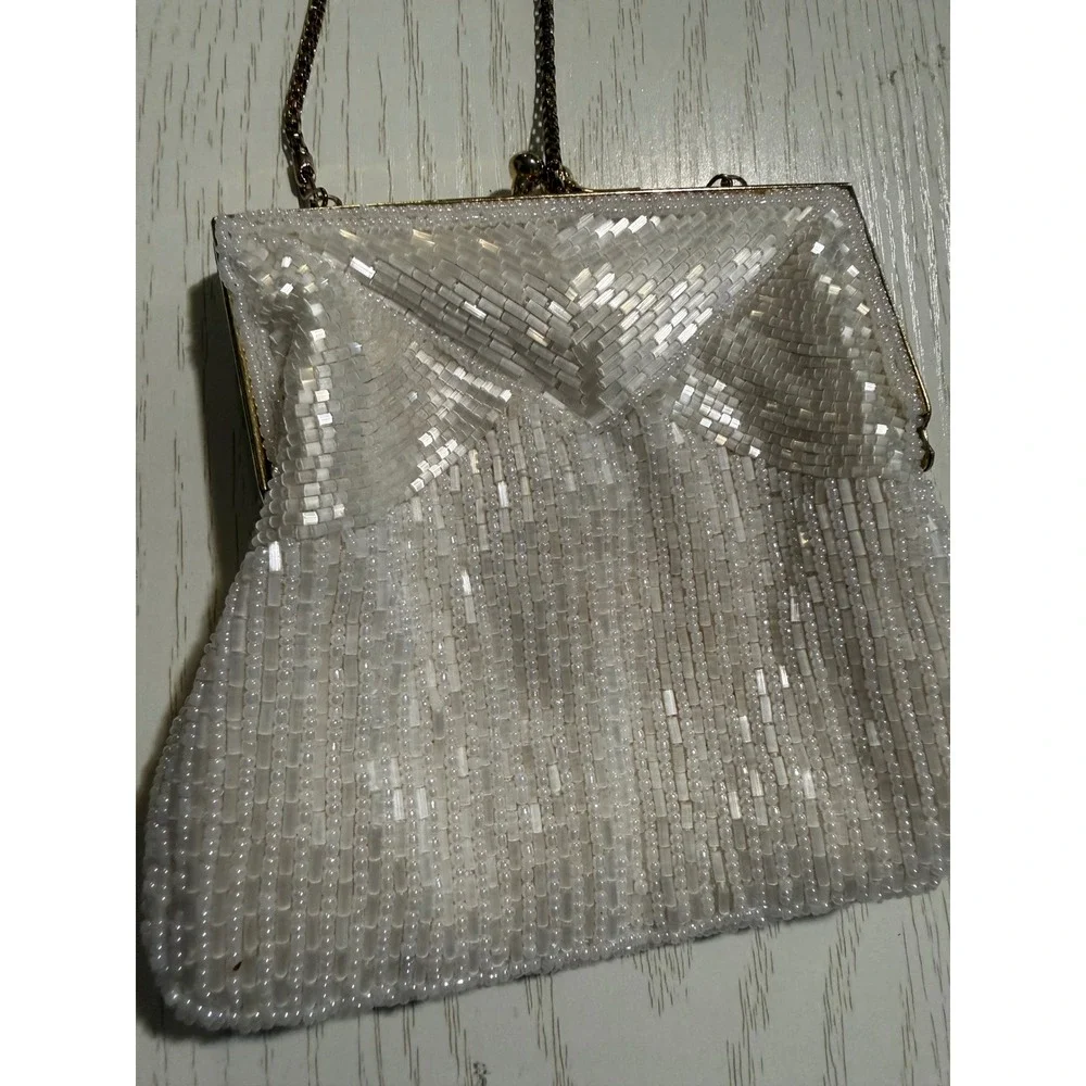 La Regale Ltd Vintage White Beaded Evening Bag Gold Chain Kiss Lock Clutch
